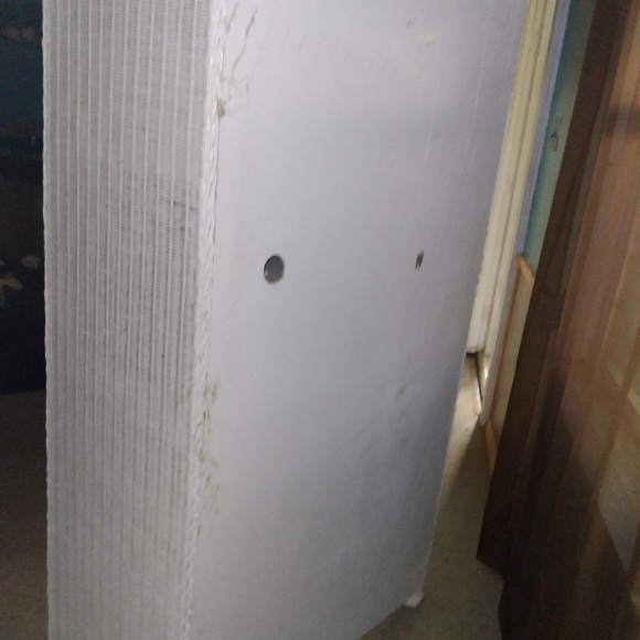 🔴FOR SALE🔴Vintage white wicker rattan armoire! MUST DISCUSS SHIPPING😘 - Picture 5 of 5